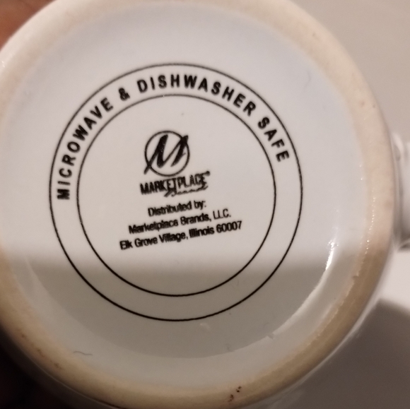 NWOT Christmas Coffee Mugs - Picture 6 of 7